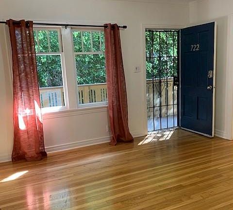 2nd image of 722 Gladys Ave #722