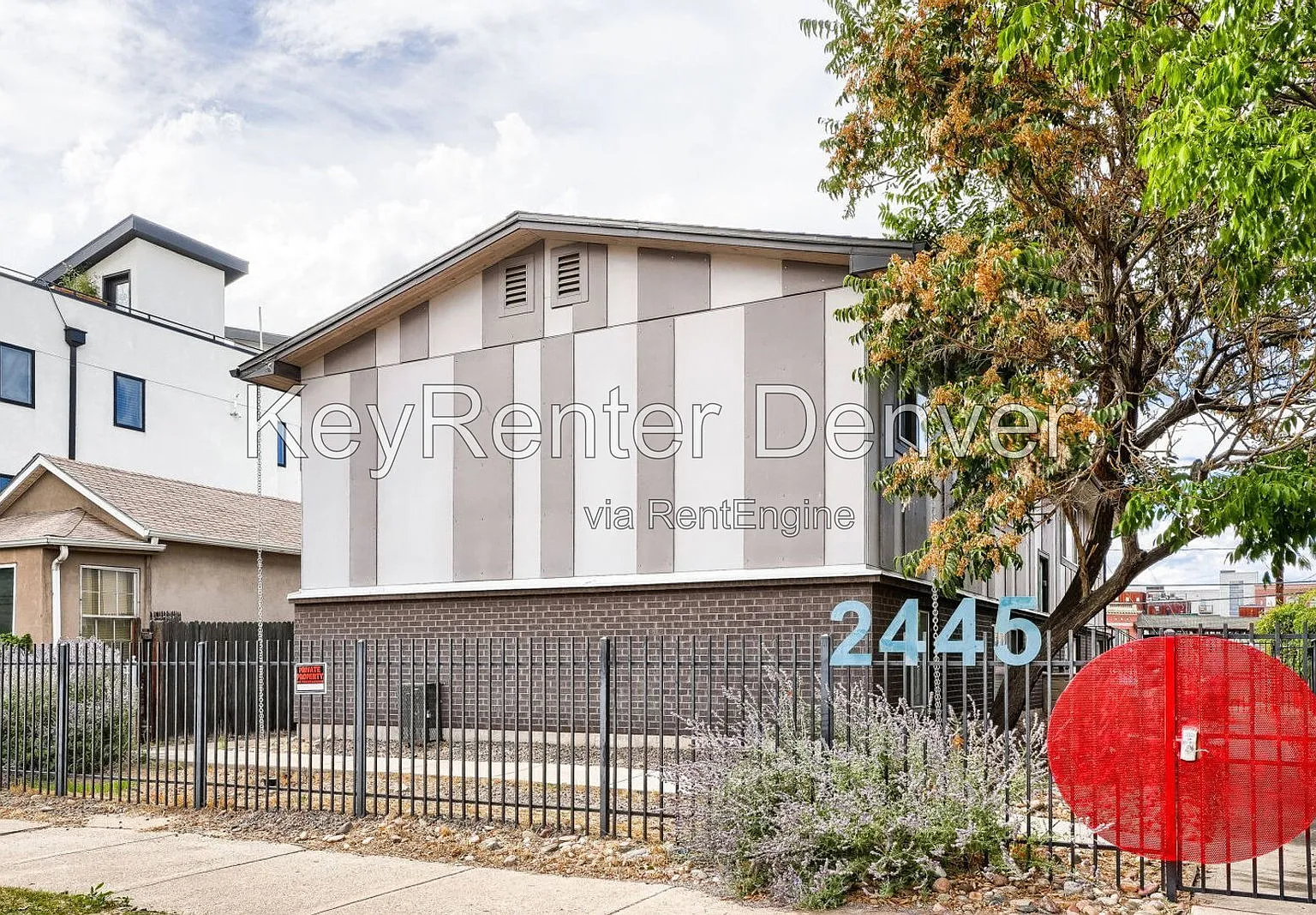 2 bed, 1.0 bath, 705 sqft, $1,295 — Photo 1