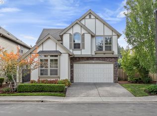 6074 NE Whitewood Dr, Hillsboro, OR