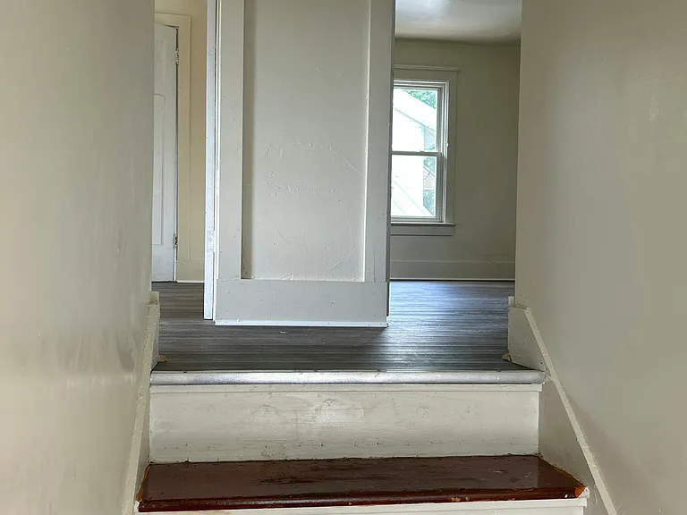 844 Saint Agnes Ave — Photo 31
