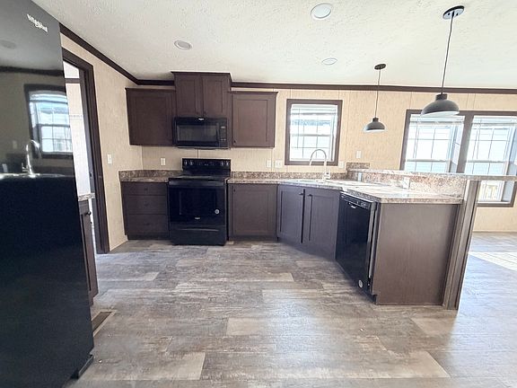 2nd image of 4000 E 134th St #1005