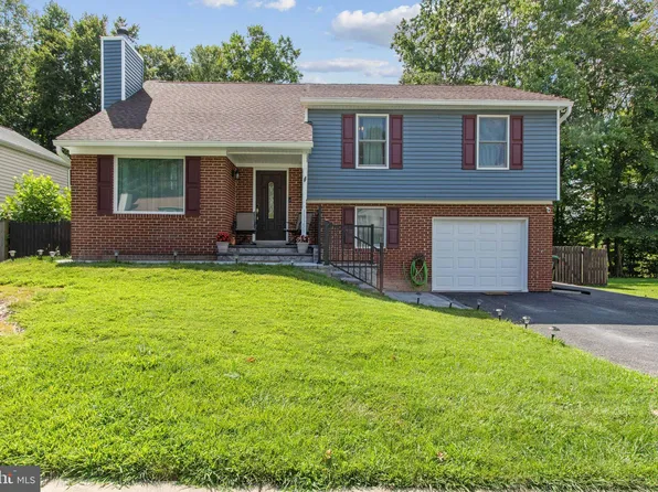13359 Packard Dr, Woodbridge, VA 22193