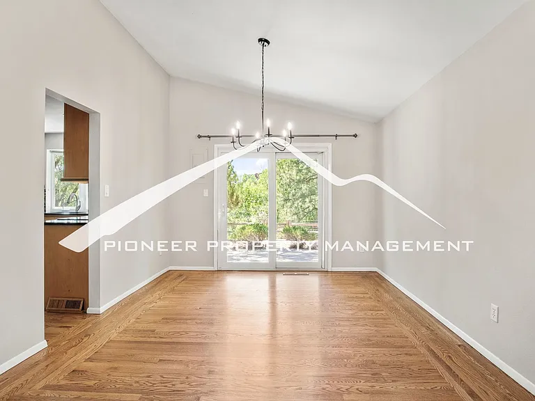 223 Dolomite Dr — Photo 7