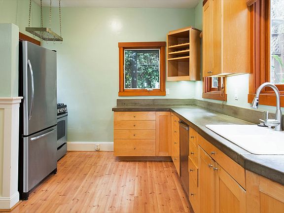 2nd image of 200-202 Downey St #200