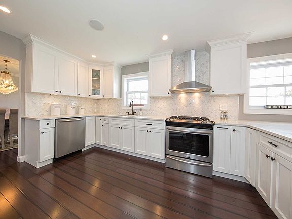 5th image of 17 Ensign Ln