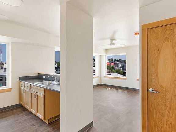 4th image of 1521 Broadway #706