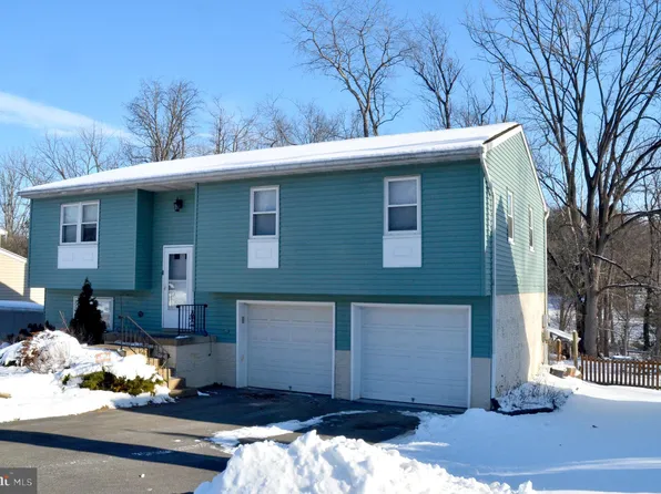 2544 Valley Dr, Lancaster, PA 17603