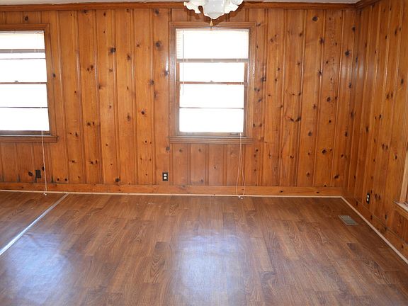 5th image of 1075 Forrest Dr