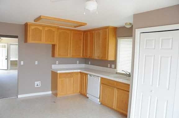 3rd image of 307 Elderberry Ln