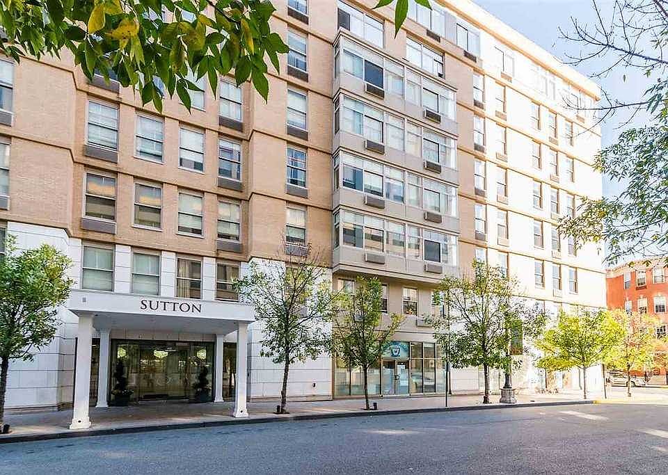 1st image of 10 Regent St APT 713