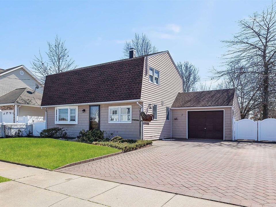 54 Lincoln Place, Massapequa, NY 11758 Zillow
