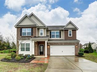 5900 Stirlingshire Ct, Charlotte, NC 28273
