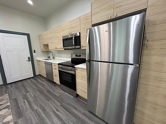 4th image of 50 E Utica St #1A