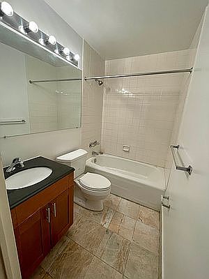 2nd image of 370 W 30th St #10CK