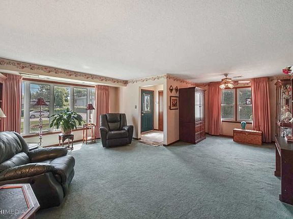 4th image of 20810 Gardner Ave