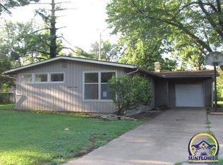 1413 SW Caledon St, Topeka, KS 66611