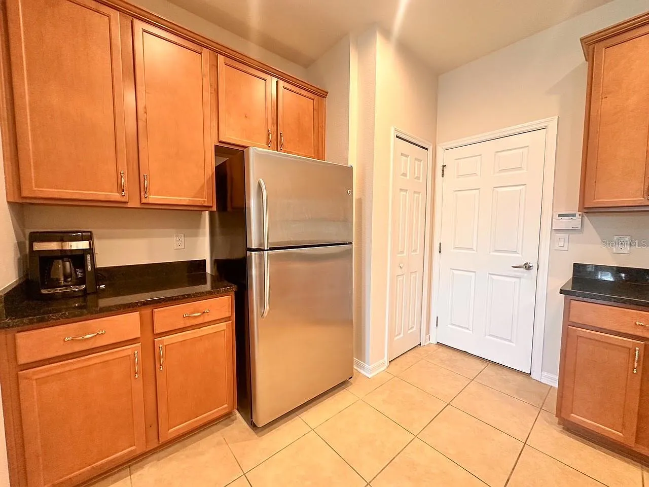3 bed, 2.5 bath, 1500 sqft, $1,850 — Photo 2