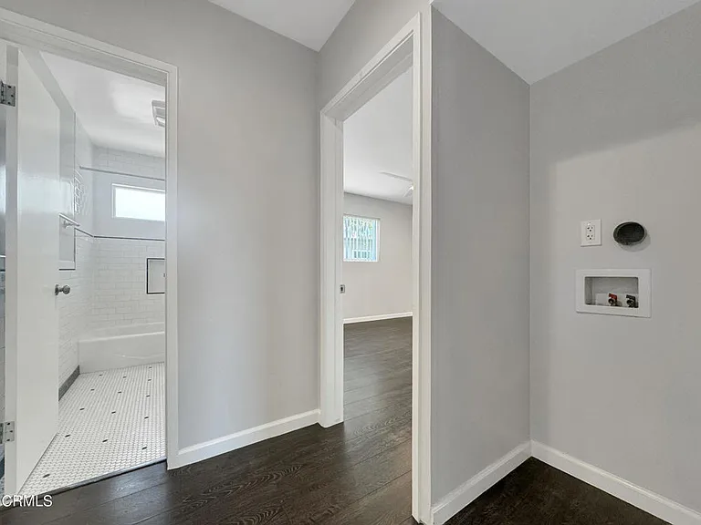 580 N Los Robles Ave #11 — Photo 10