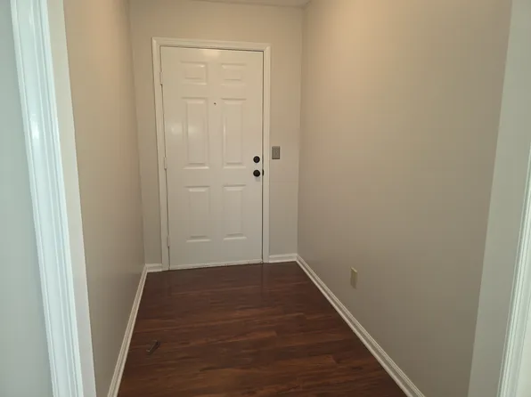 727 Shelby Dr, Greensboro, NC 27409