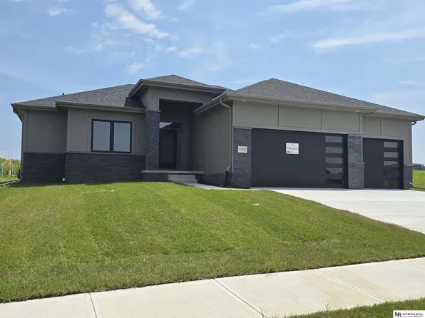11213 N 173rd St, Bennington, NE 68007