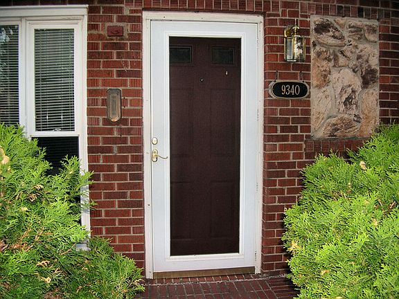 2nd image of 9340 James Pl