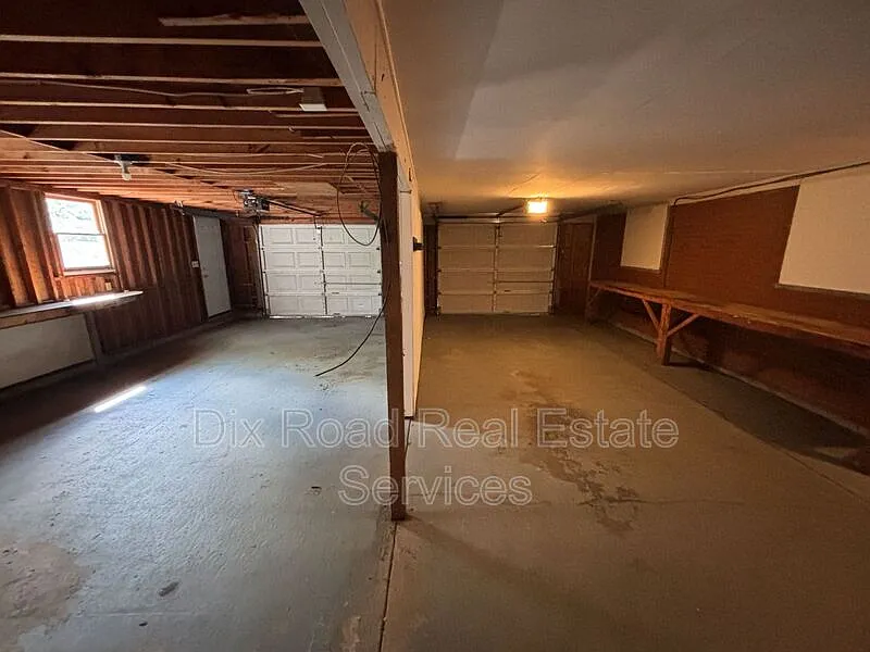3 bed, 1.0 bath, 1521 sqft, $1,695 — Photo 4