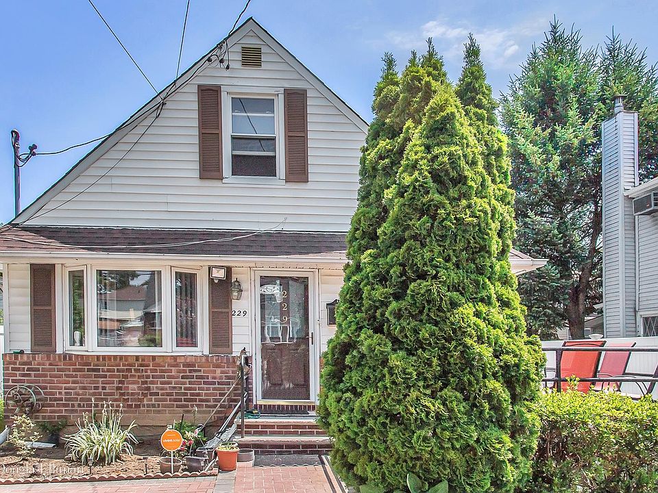 1st image of 229 Benson Ave