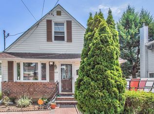 229 Benson Ave, Elmont, NY 11003