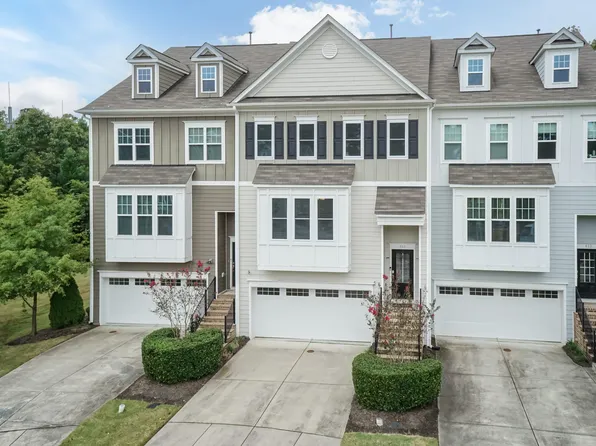 613 Edgewater Ridge Ct, Apex, NC 27523