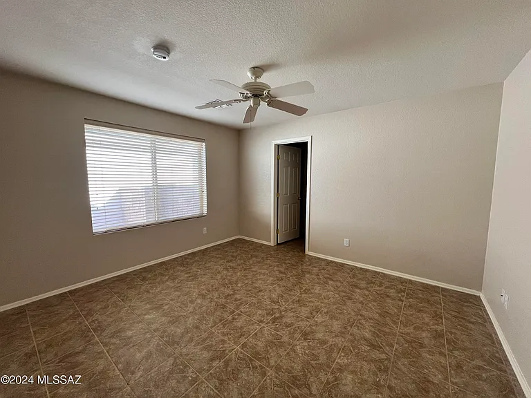 8820 N Mesquite Bluffs Pl — Photo 12