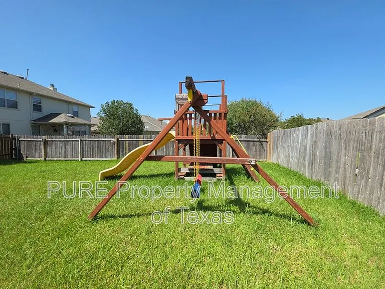 18401 Hees Ln — Photo 54