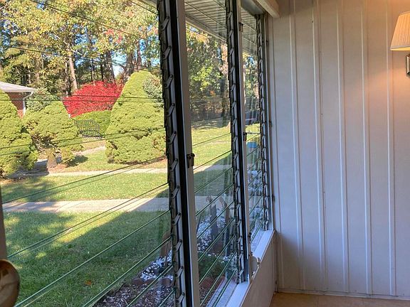 3rd image of 1021F Aberdeen Drive