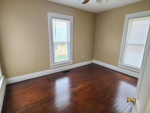 5th image of 426 1/2 E Market St