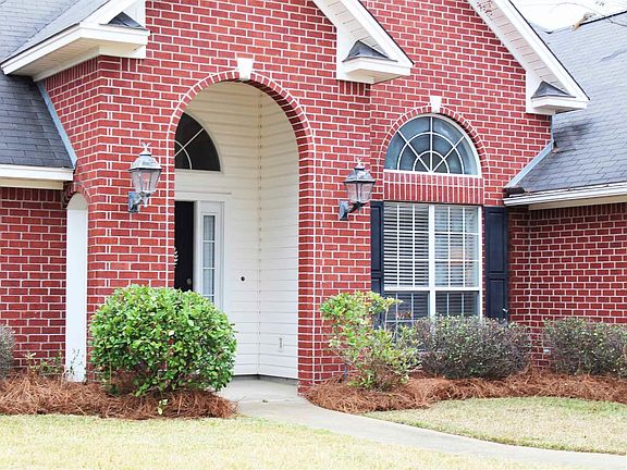 3rd image of 109 Steeplechase Cir