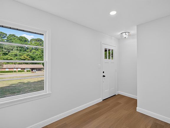 5th image of 800 Stewart St