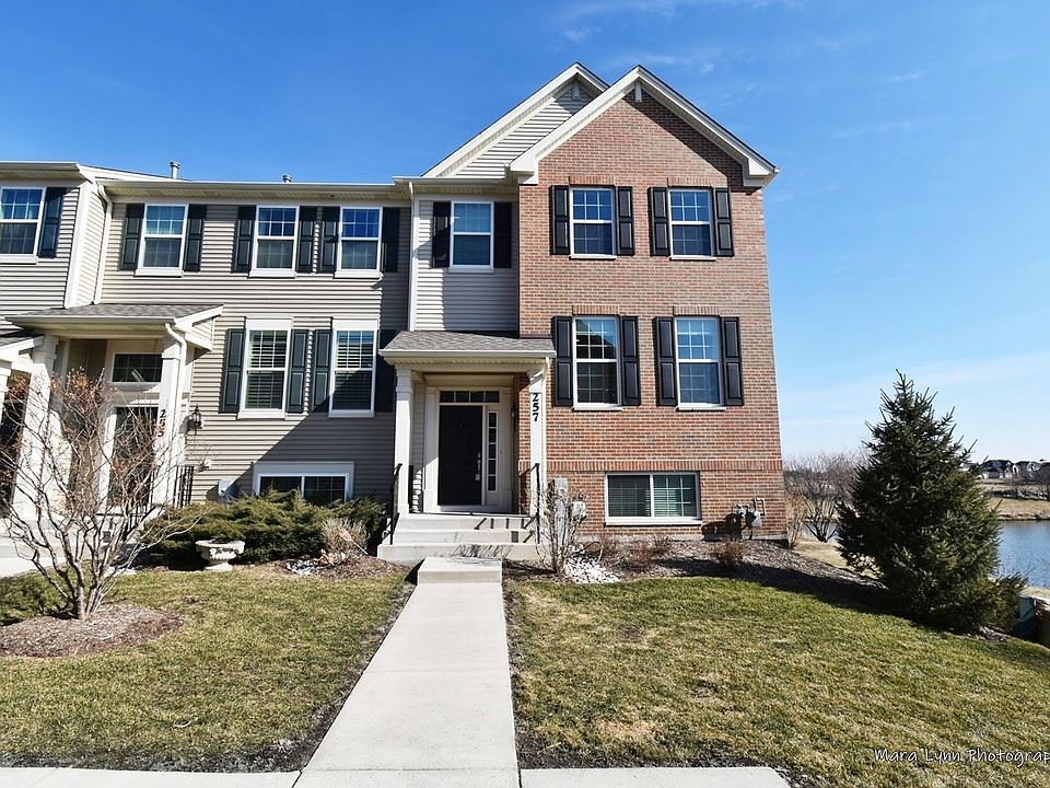 1st image of 257 Lakeshore Dr #257