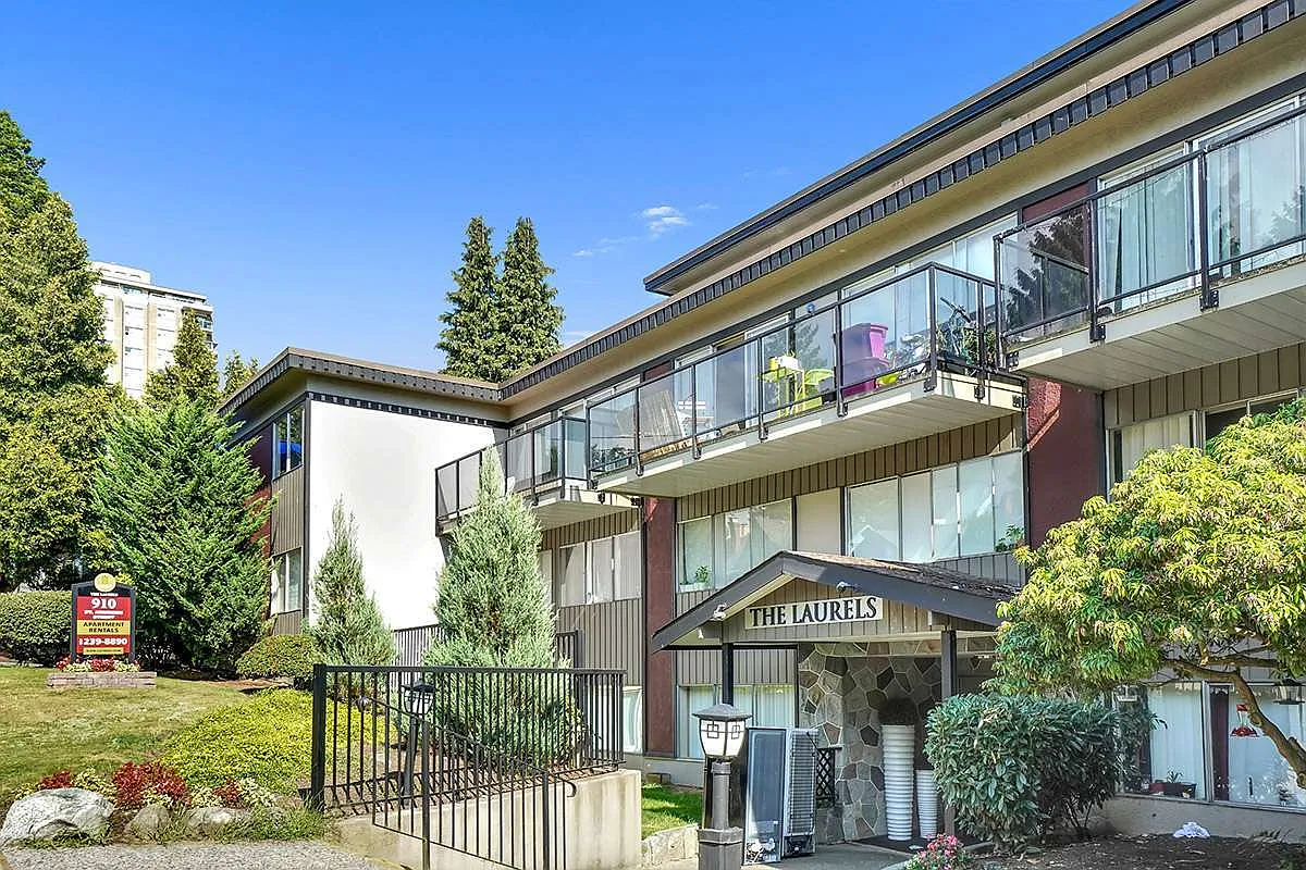 The Laurels Apartments — Photo 1