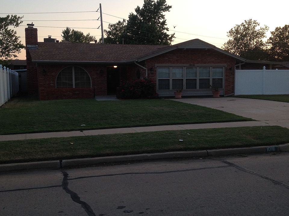 1st image of 1016 Woods Ave