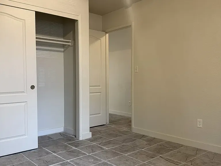 614 Barbara Ct — Photo 15