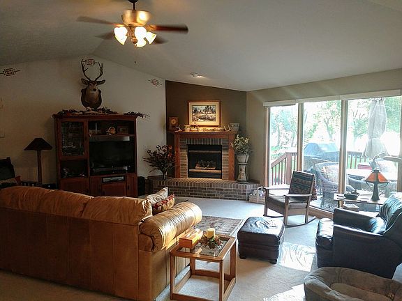 Living Room w/fireplace