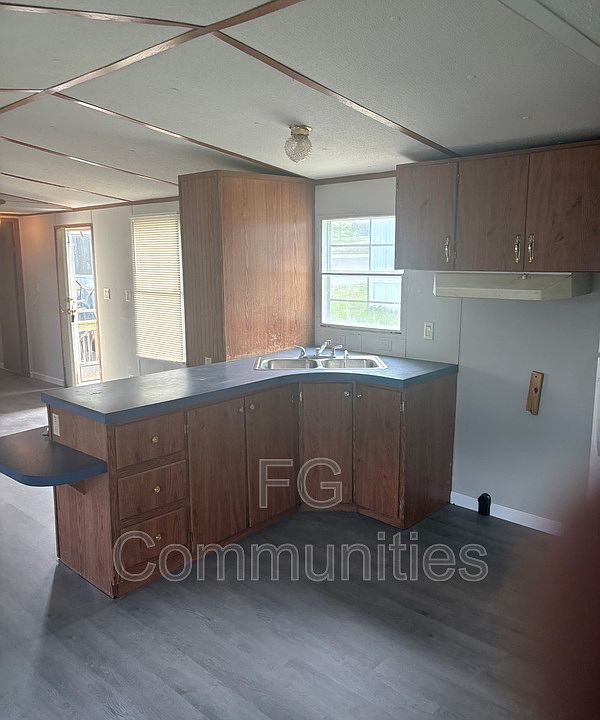 1st image of 1726 Suburban Dr #25