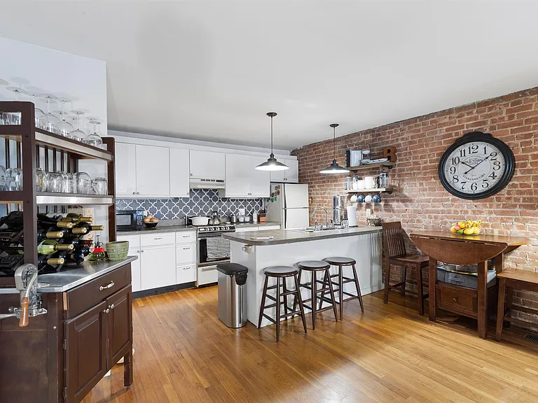 1115 Bloomfield St #GRDN — Photo 1