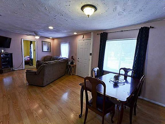 2nd image of 5901 Fawkes St