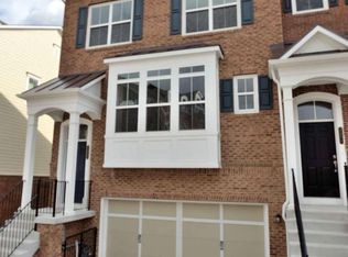 2969 Chesham St, Fairfax, VA 22031