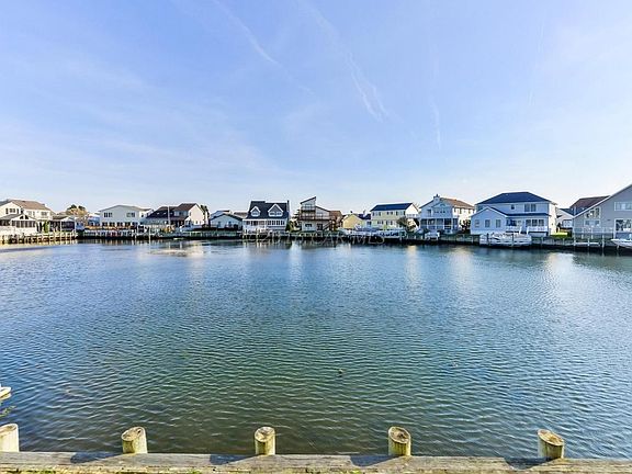 Gorgeous Water Views!!!