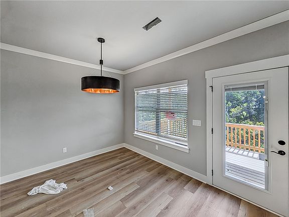5th image of 7 Woking Ln