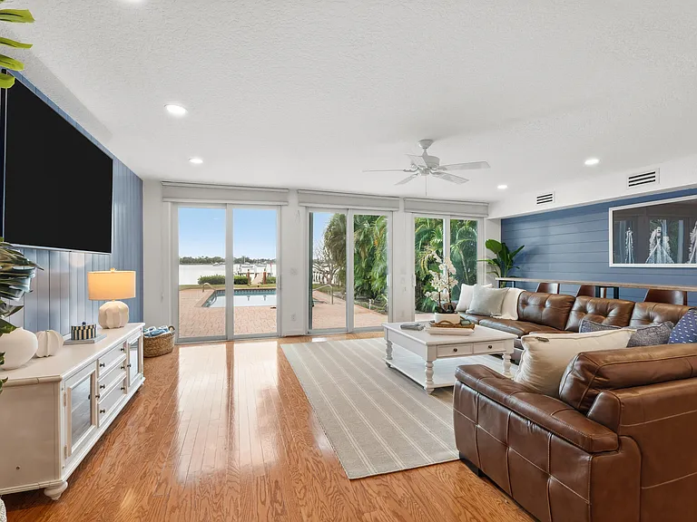 114 S Lake Dr — Photo 20