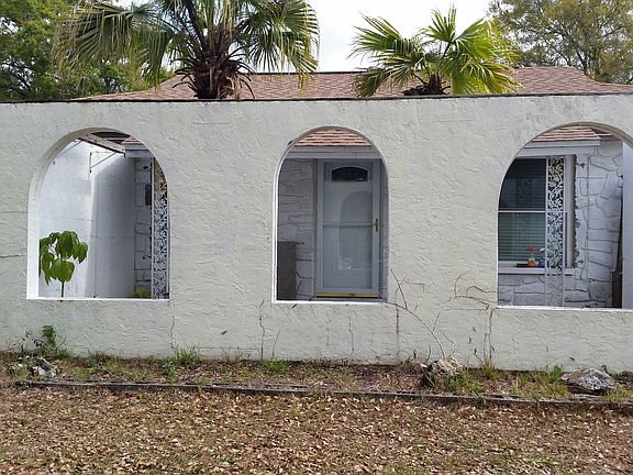 4th image of 8266 Greenleaf Cir