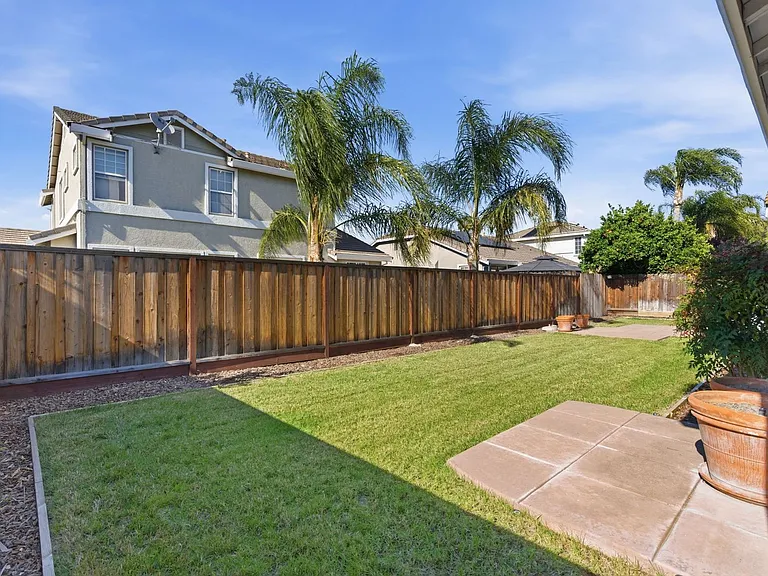 1067 Somersby Way — Photo 37