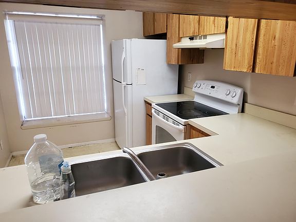 3rd image of 7338 Parkside Villas Dr